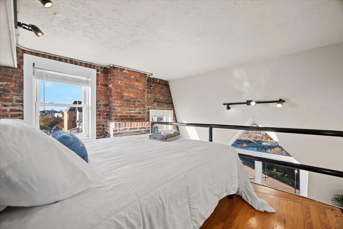 Skyline At Your Door - Studio With A View พิตต์สเบิร์ก ภายนอก รูปภาพ